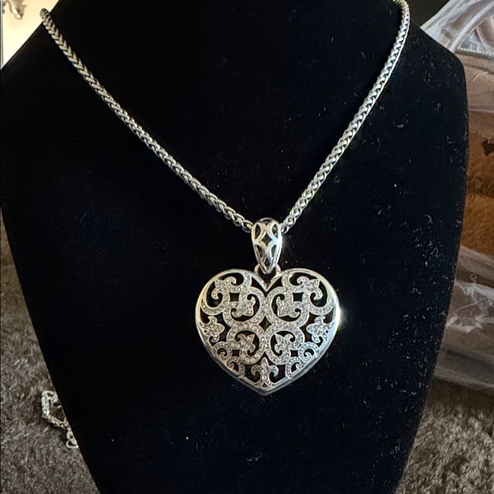 Silver Heart Filigree Pendant Necklace - Silver